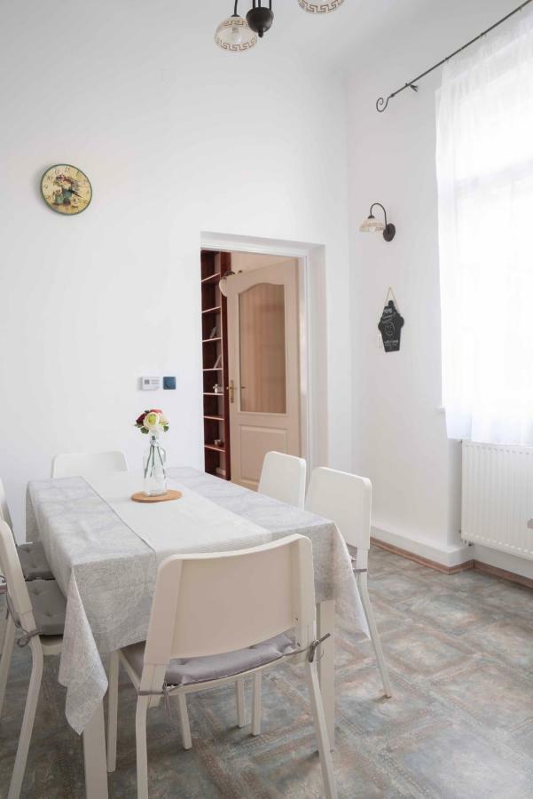 Apartamento Katus Apartman Eger Exterior foto